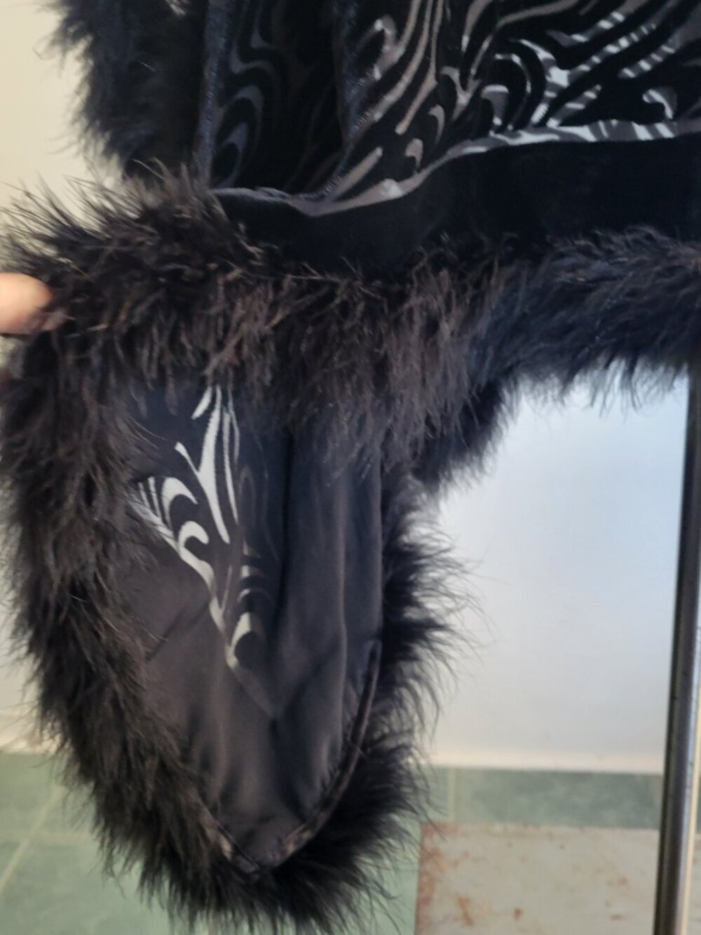 Chico’s Black Burnout Velvet Poncho with Faux Fur Fringe Accents - Picture 8 of 10